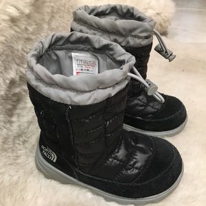 The North Face toddler boots, size 6